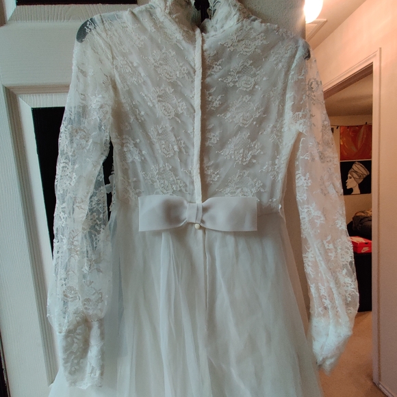 Vintage Lace Wedding Dress - Picture 7 of 14